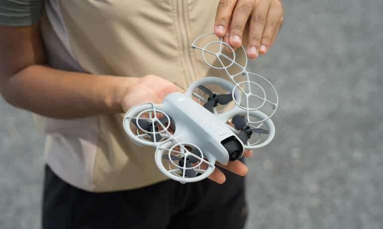 DJI NEO